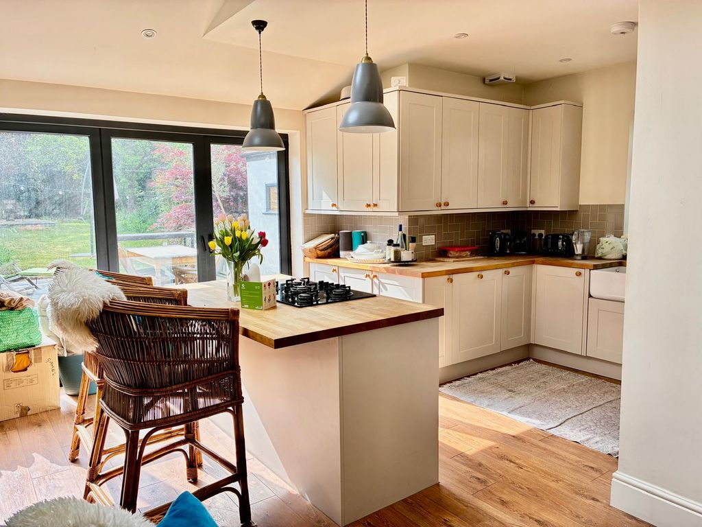 Property photo 3 of 16