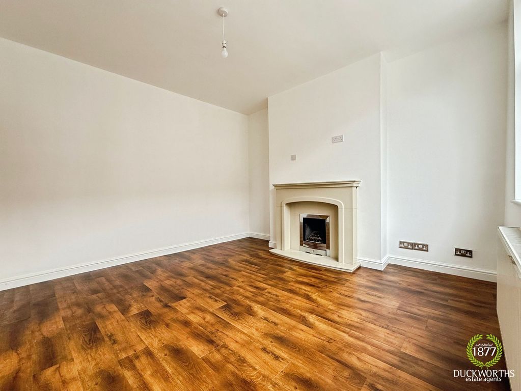 Property photo 2 of 25