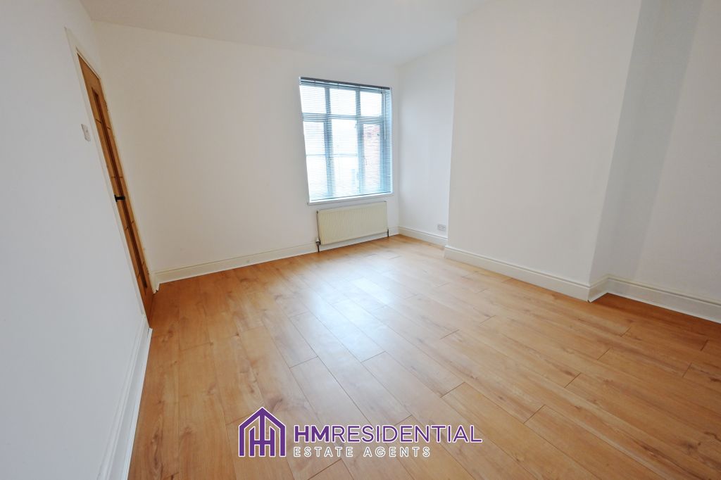 Property photo 3 of 8 Img_4451_3_Original.Jpg