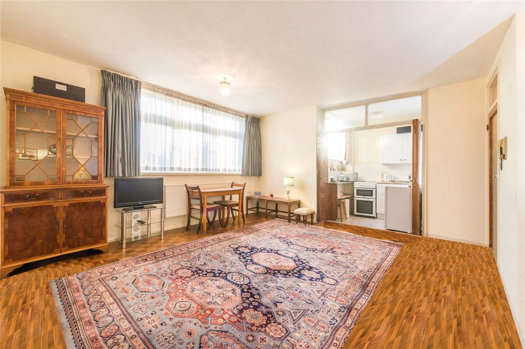 Property photo 3 of 6