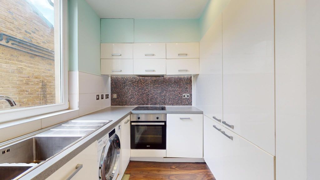 Property photo 2 of 28 Kitchen