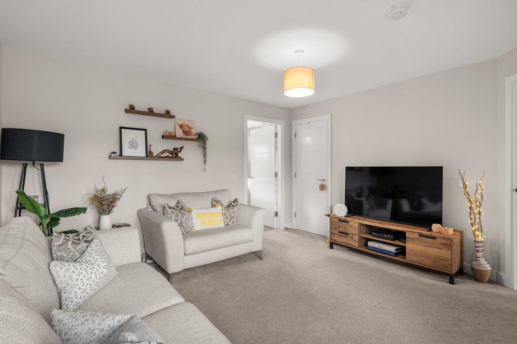 Property photo 2 of 27 5106815