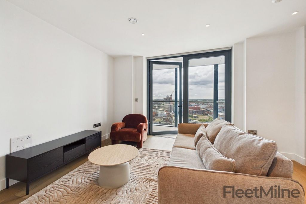 Property photo 1 of 13 Lounge/Dining Room