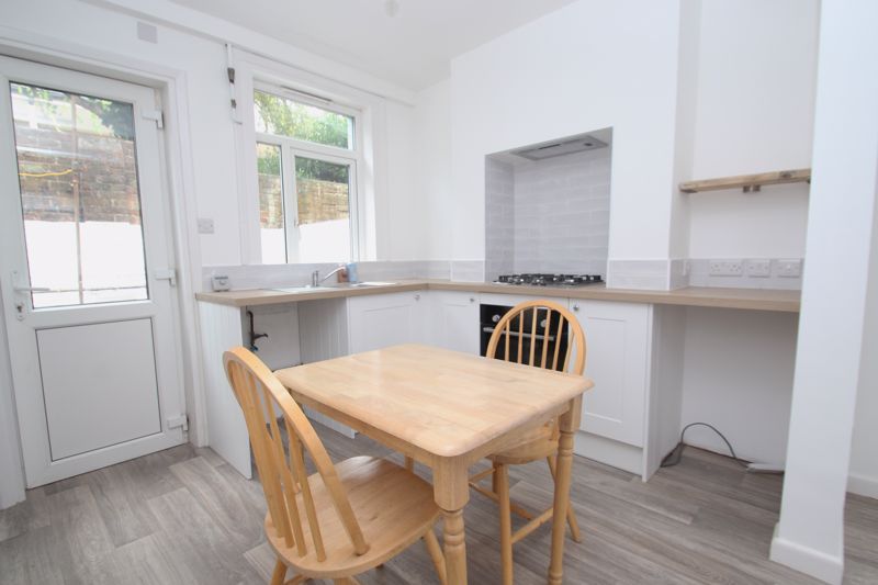 Property photo 2 of 8 Photo 6