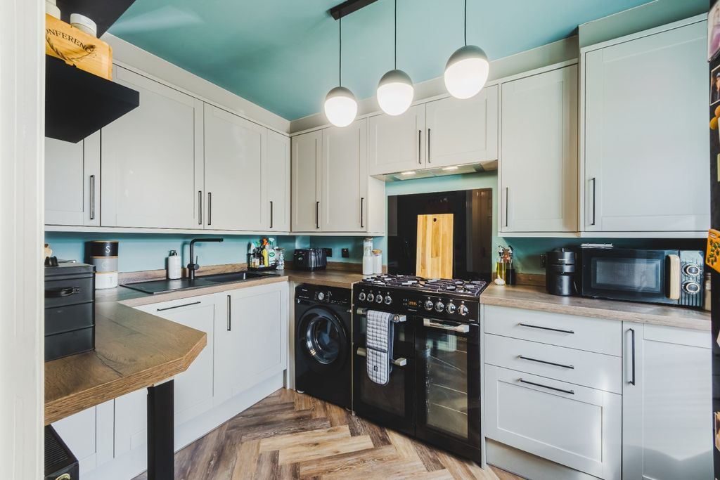 Property photo 2 of 23 5418164