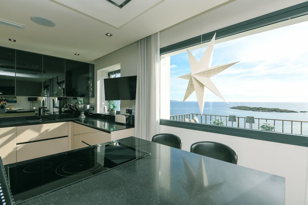 Property photo 2 of 23 Apartment-For-Sale-Front-Line-Illetas-12.Jpg