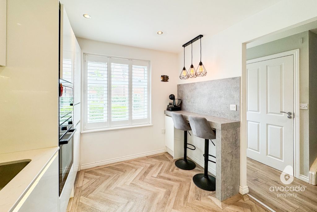 Property photo 3 of 24 5126693