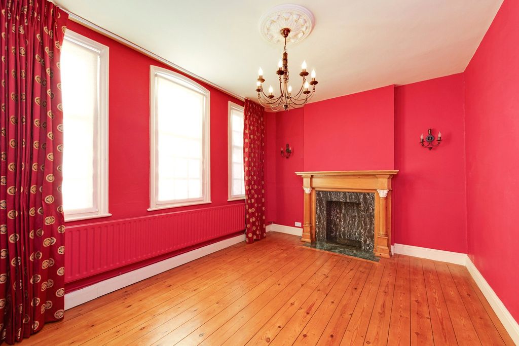 Property photo 3 of 11 Picture No. 17