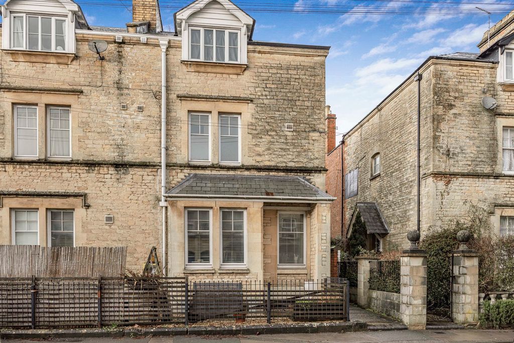Property photo 1 of 12 9_71231