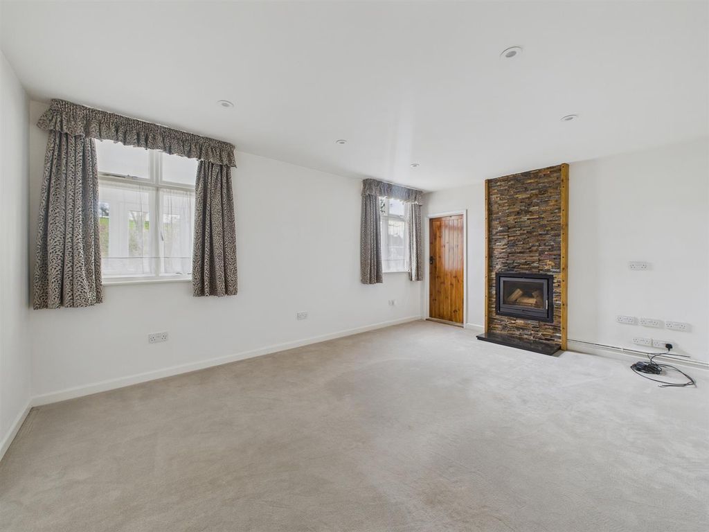 Property photo 2 of 31 Cam03972G0-Pr0206-Still011.Jpg