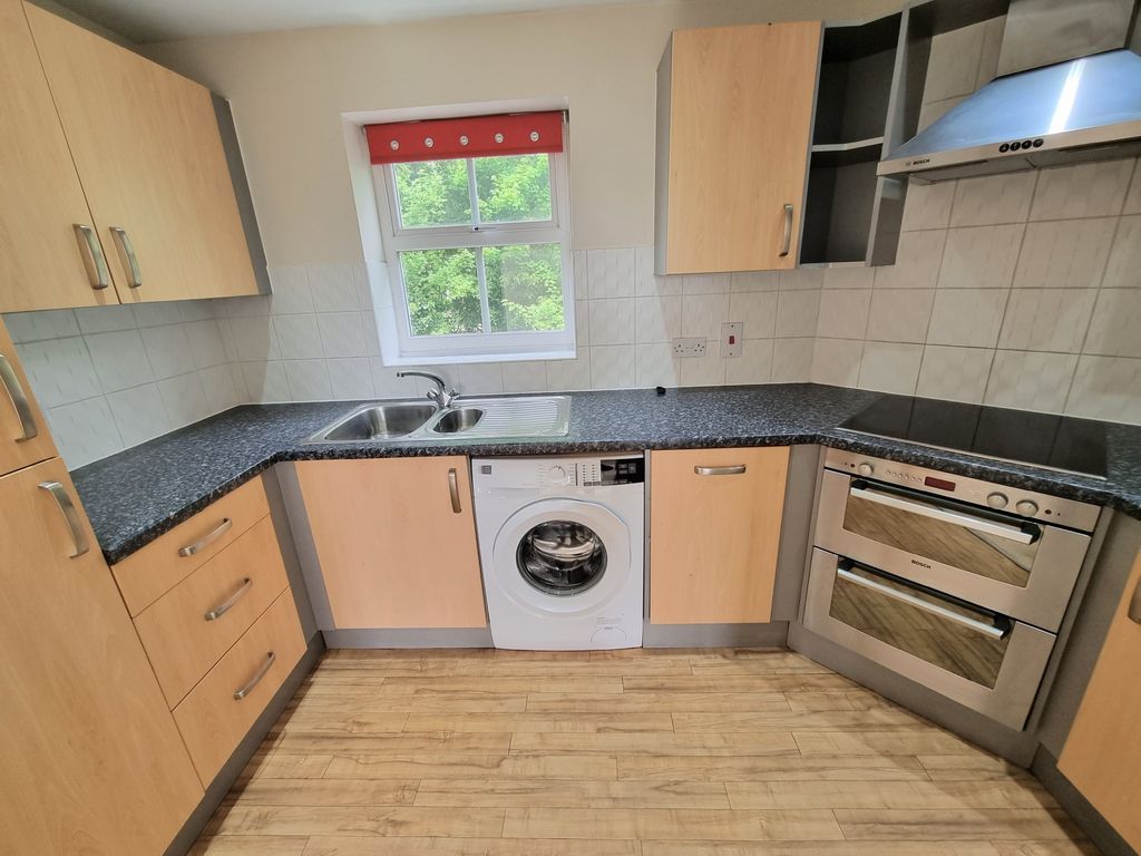 Property photo 2 of 10 Kitchen