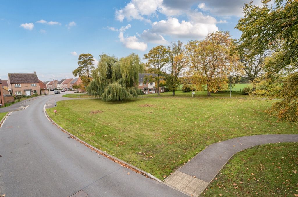 Property photo 3 of 5 1373801-9-6903Ad9E21608