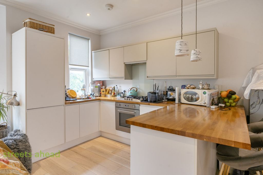 Property photo 2 of 11 8c0Ff394-241B-4B1...