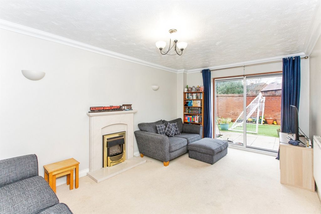 Property photo 2 of 16