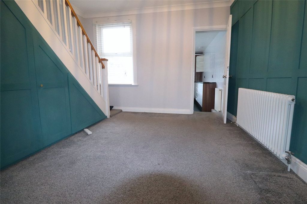 Property photo 3 of 10 Dining Area