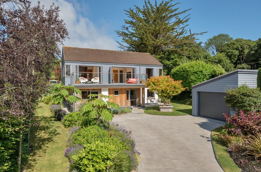 Property photo 1 of 36