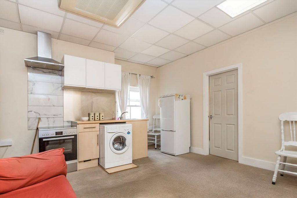 Property photo 2 of 3