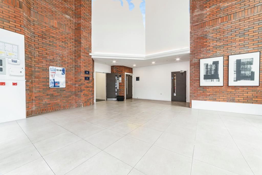 Property photo 2 of 18 Communal Area