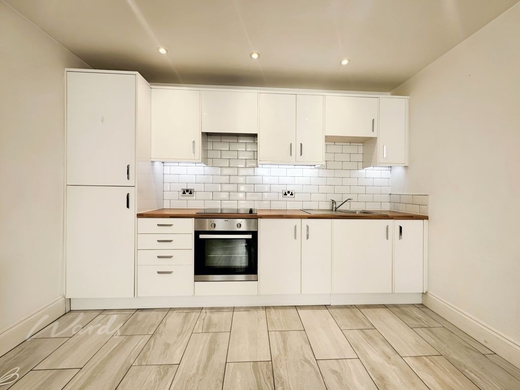 Property photo 2 of 7 Fod Kitchen