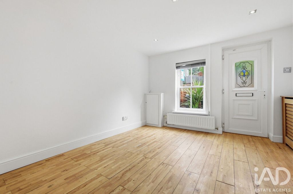 Property photo 3 of 14