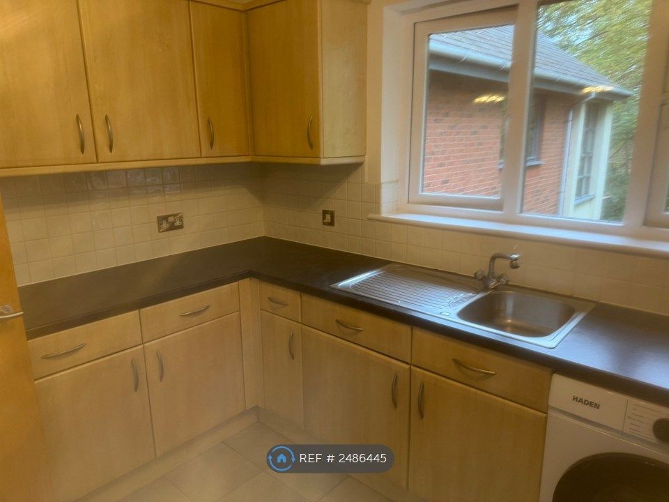 Property photo 2 of 9 Kitchen