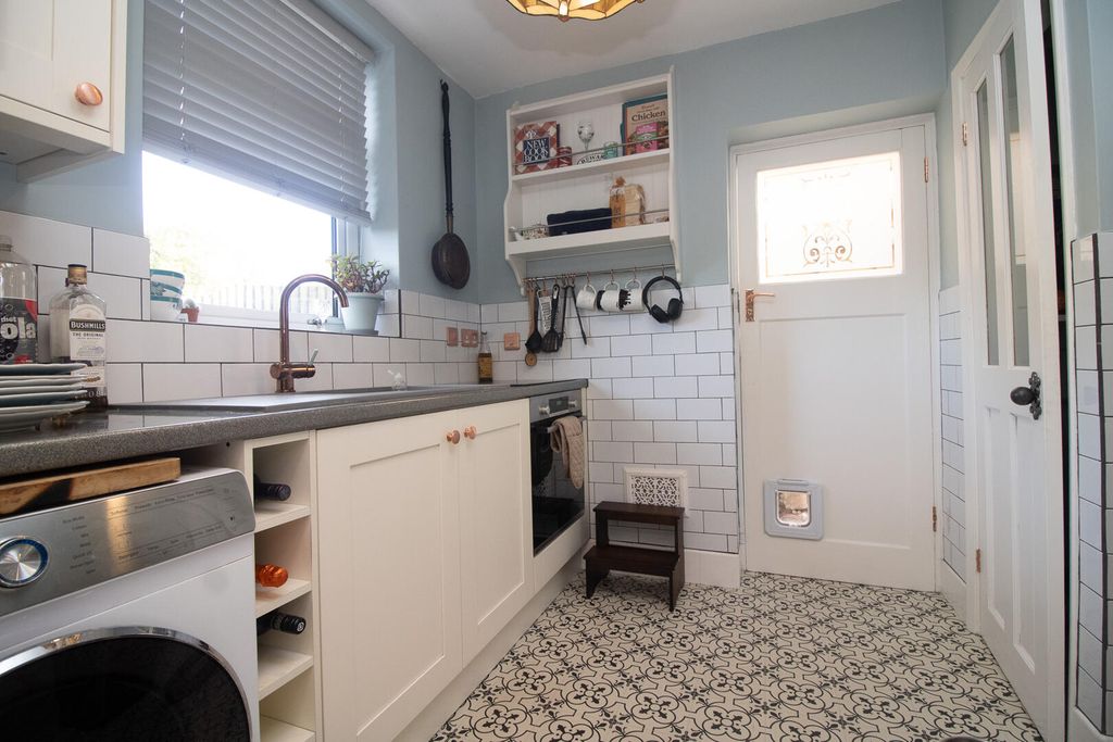 Property photo 3 of 13 Kitchen