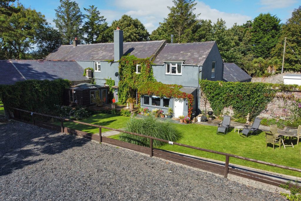 Property photo 2 of 47