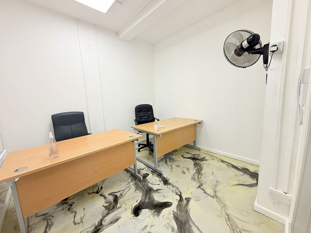 Property photo 1 of 3 Service Office To Let Located On Main High Road Ilford