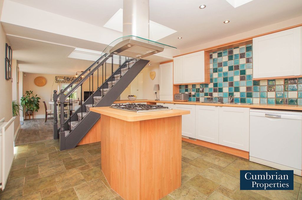 Property photo 2 of 32 Open Plan Dining Kitchen