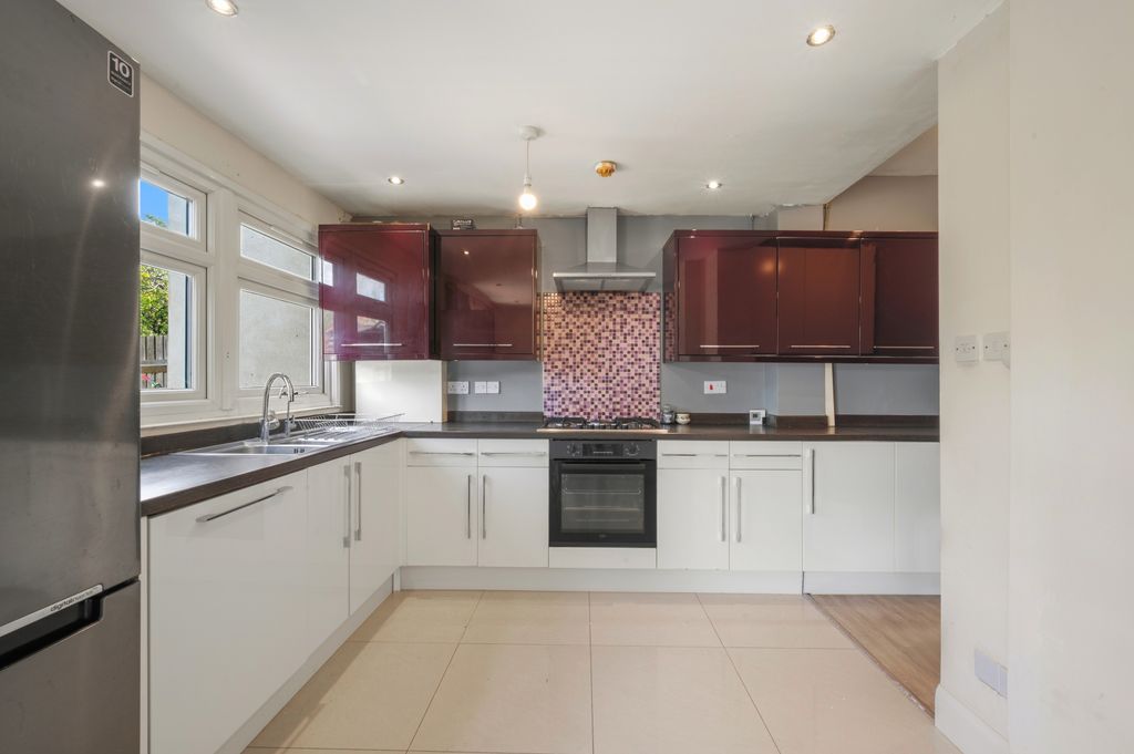 Property photo 3 of 15 Picture No. 06