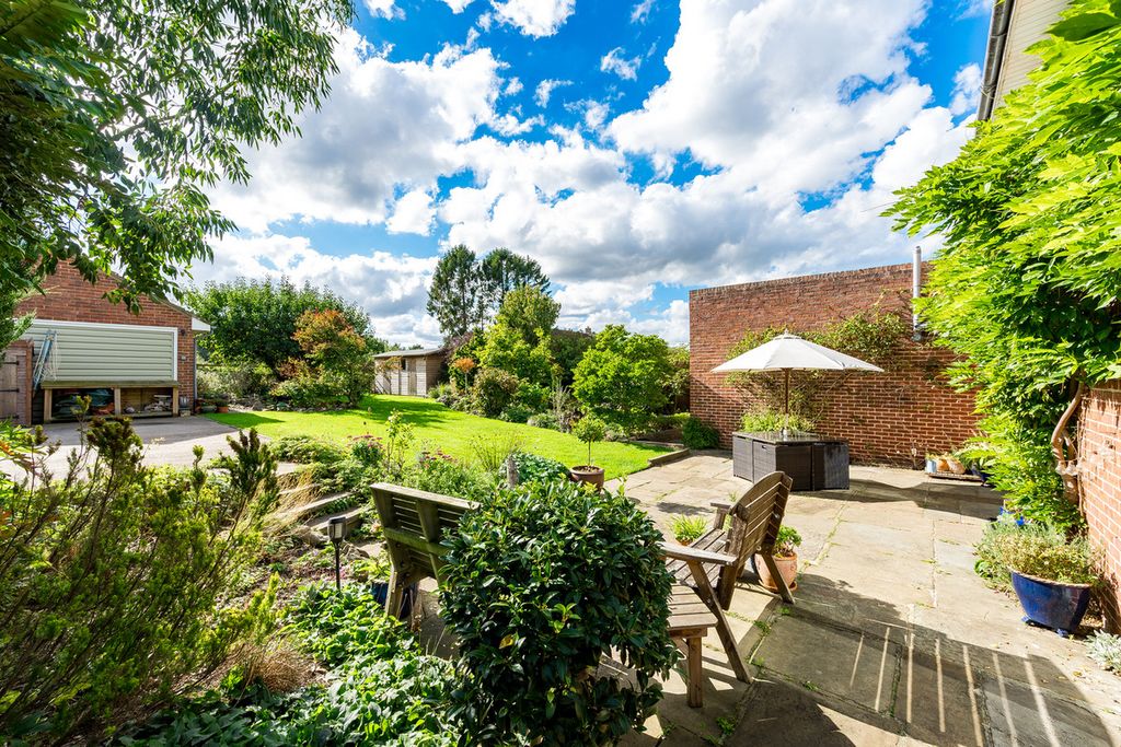 Property photo 2 of 24