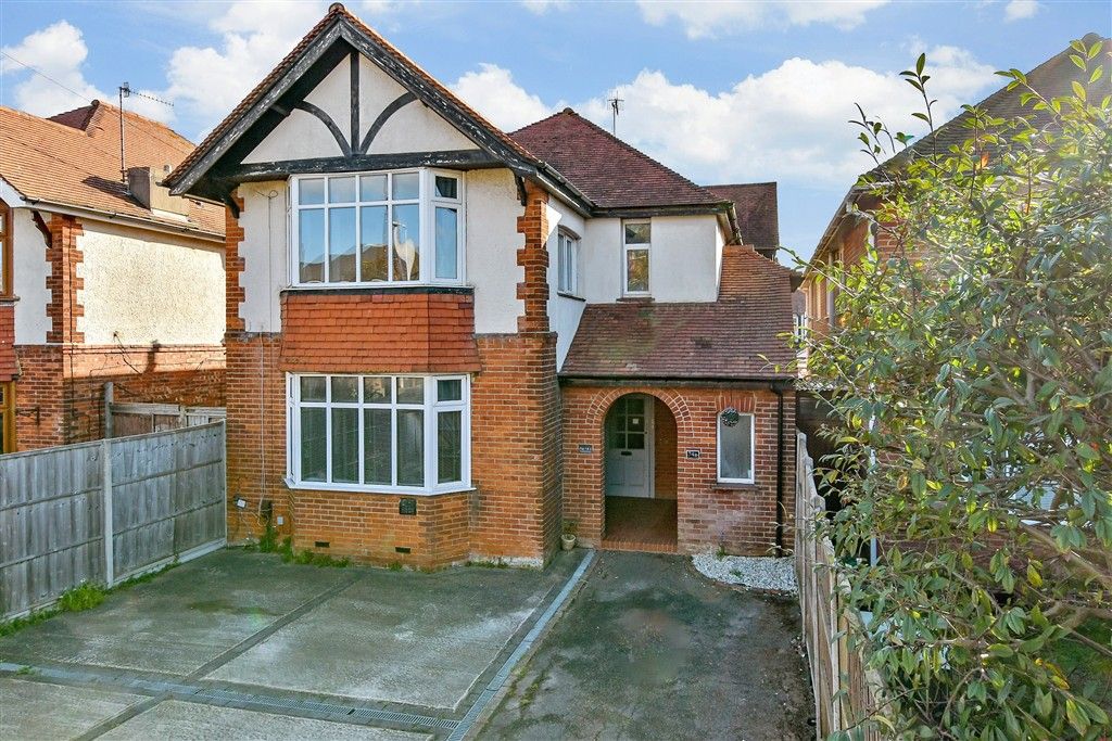 Property photo 3 of 11 External (Brochure)