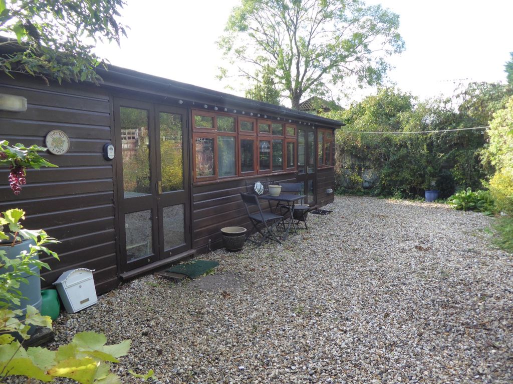 Property photo 1 of 15 4608730