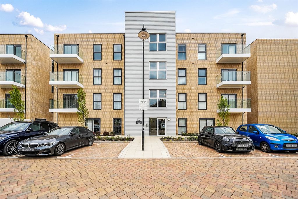 Property photo 1 of 9 (Main)