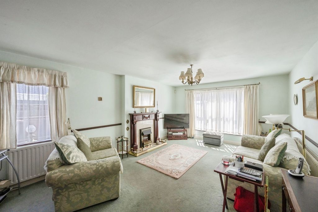 Property photo 2 of 16