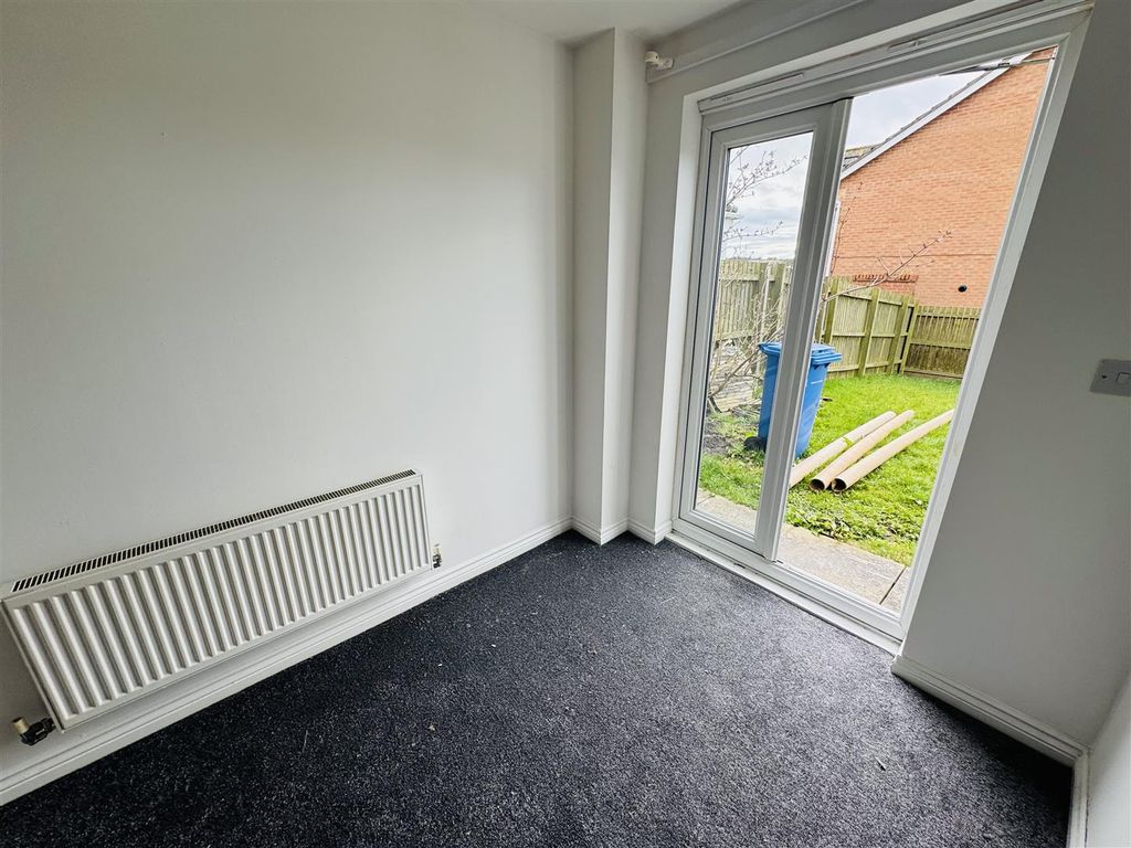 Property photo 3 of 9 Dining Room