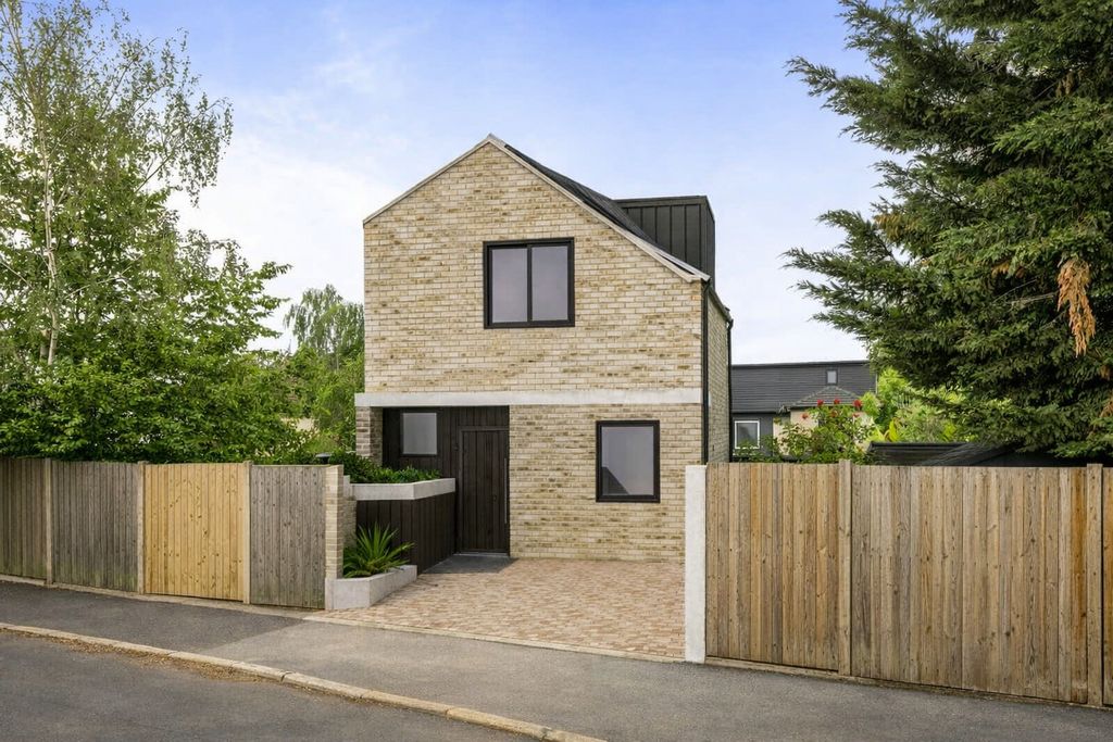 Property photo 1 of 3 4186911