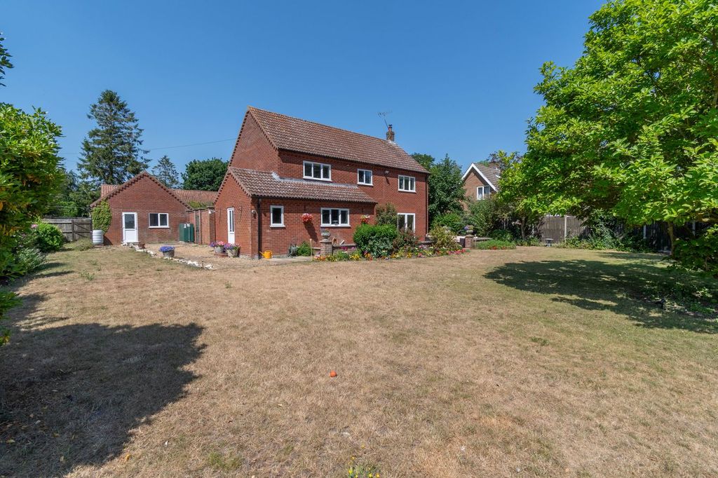 Property photo 2 of 21