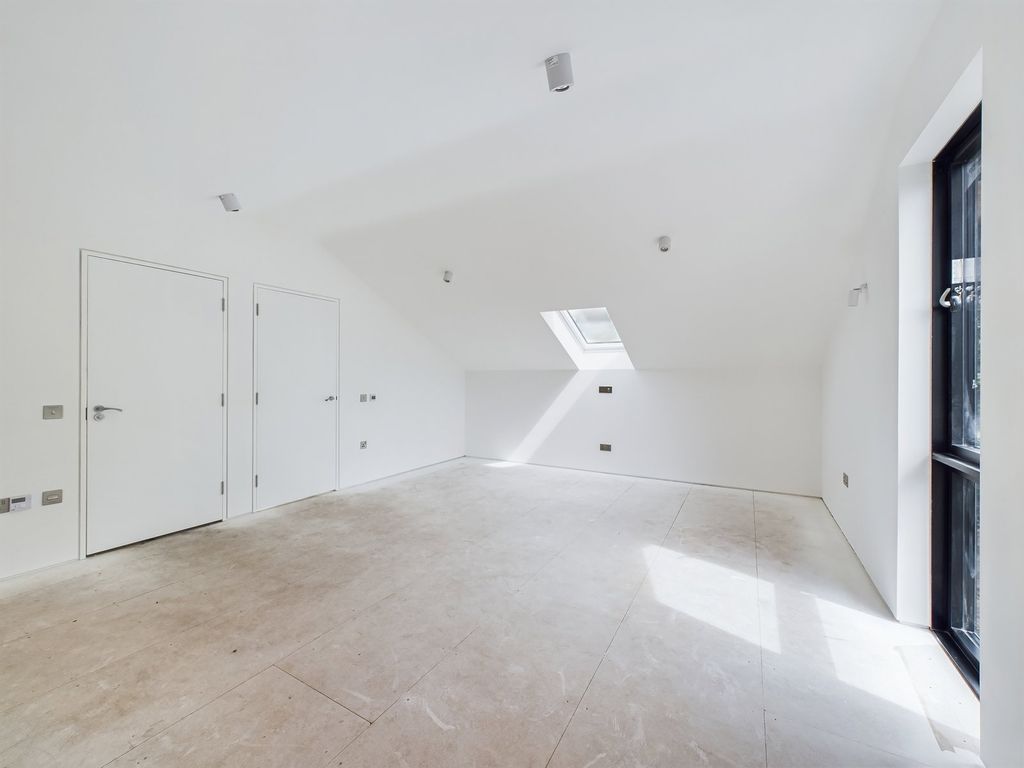 Additional image 18 of 5 bed detached house to rentHigher Trewrong, Polmear Hill, Par PL24