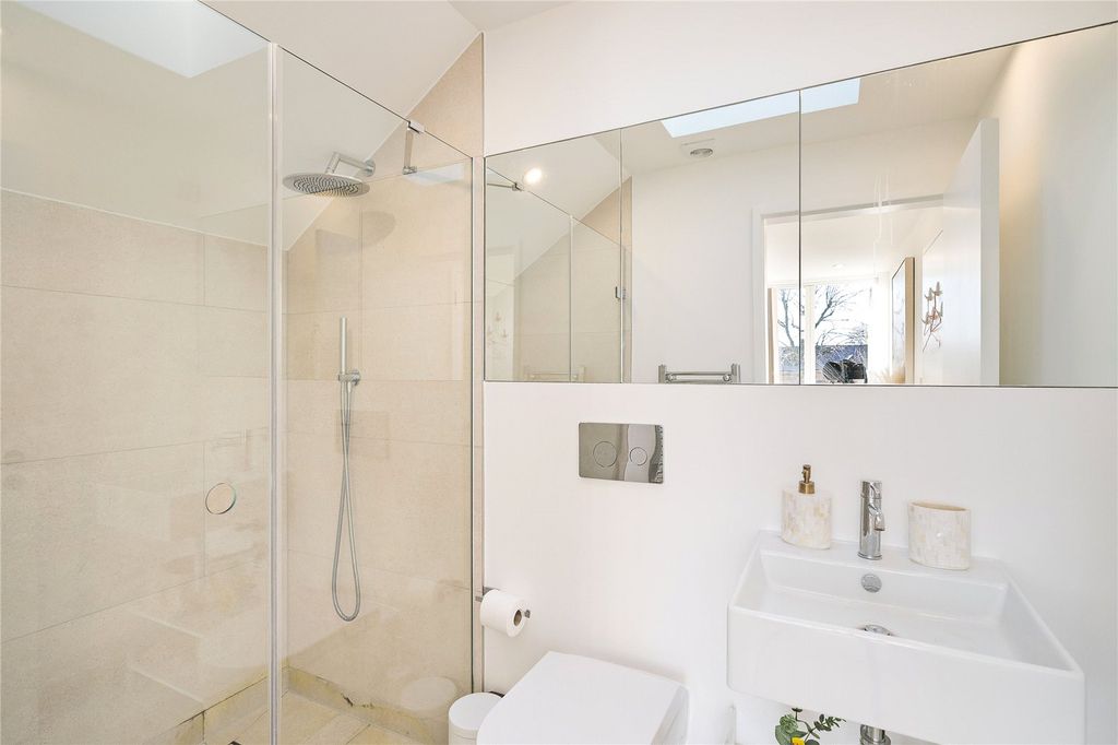 Property photo 3 of 7 Picture No. 29