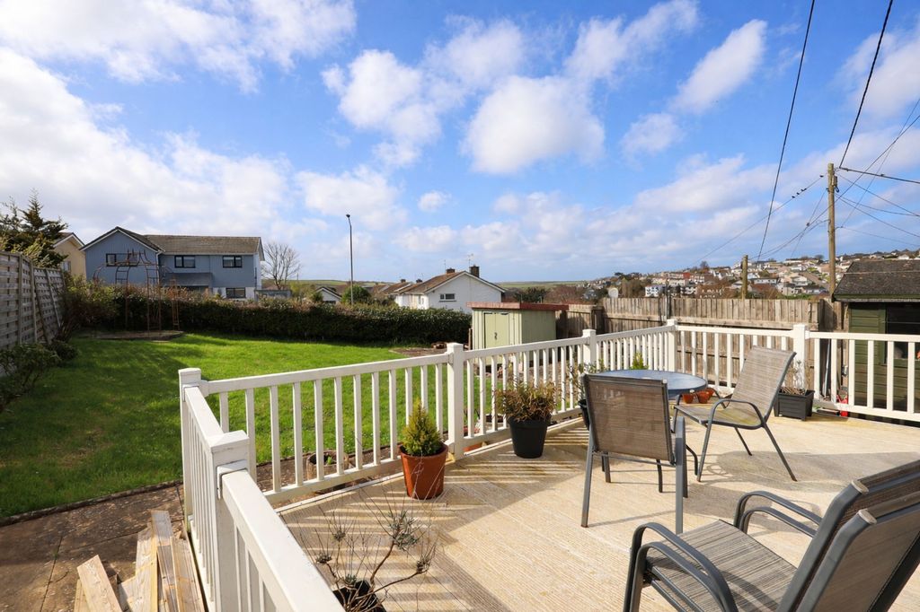 Property photo 2 of 16 External