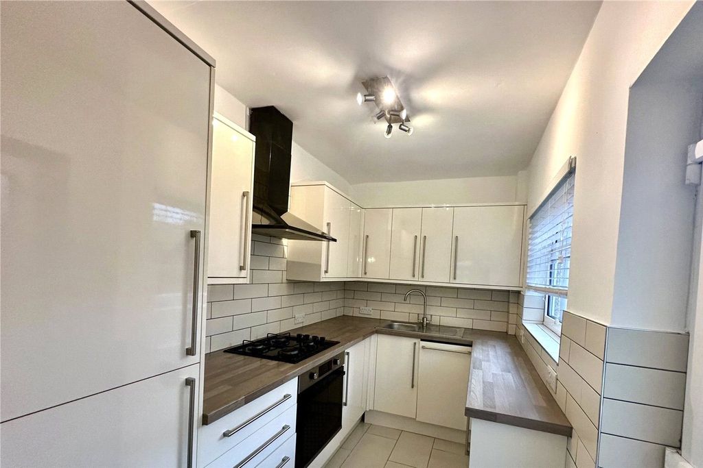 Property photo 2 of 9 Picture No. 17