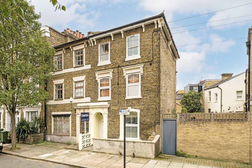 Property photo 1 of 8