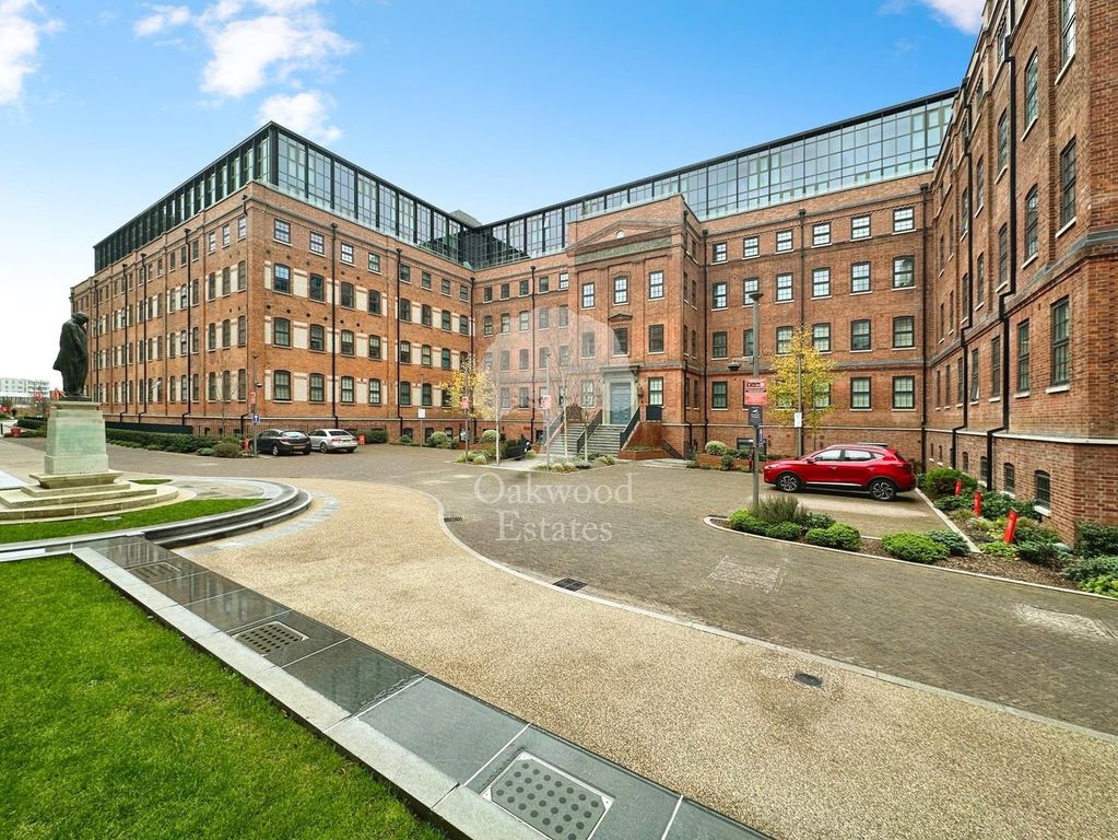 Property photo 1 of 18 External