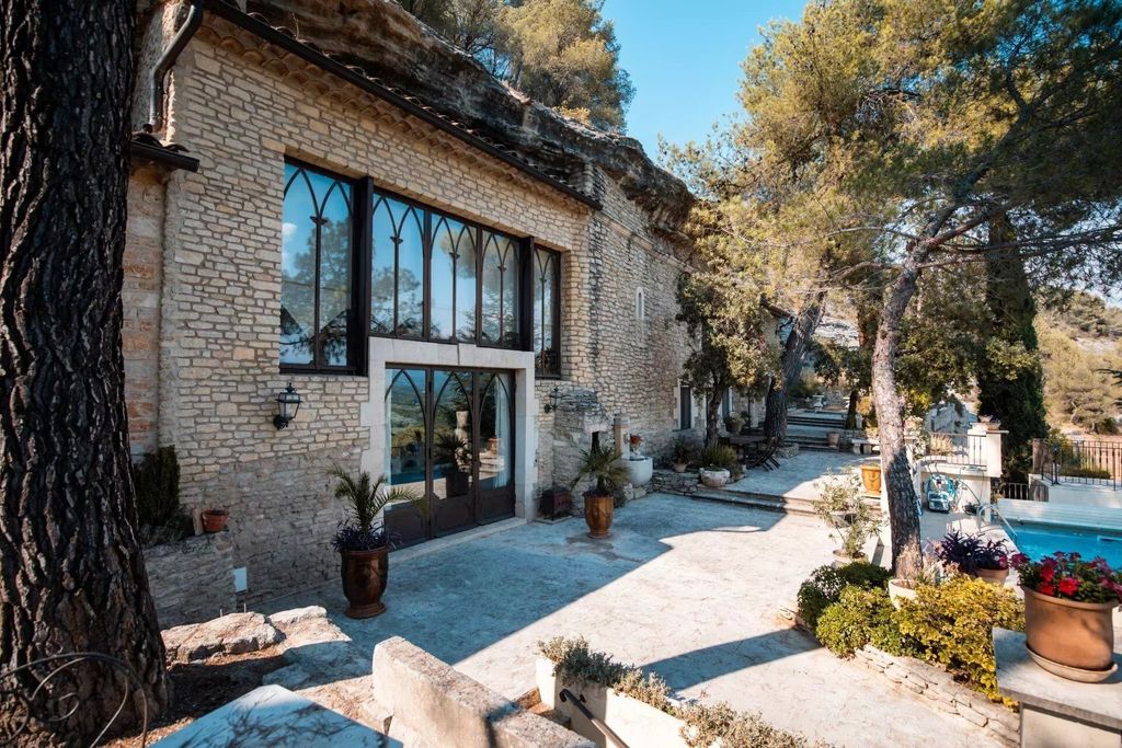 Property photo 1 of 15 Goult / Luberon - Renovated Troglodyte Property - 200Sqm Habitable - Land 7.9 Hectares - Swimming Pool - Panoramic Views Of The Luberon - Facing South