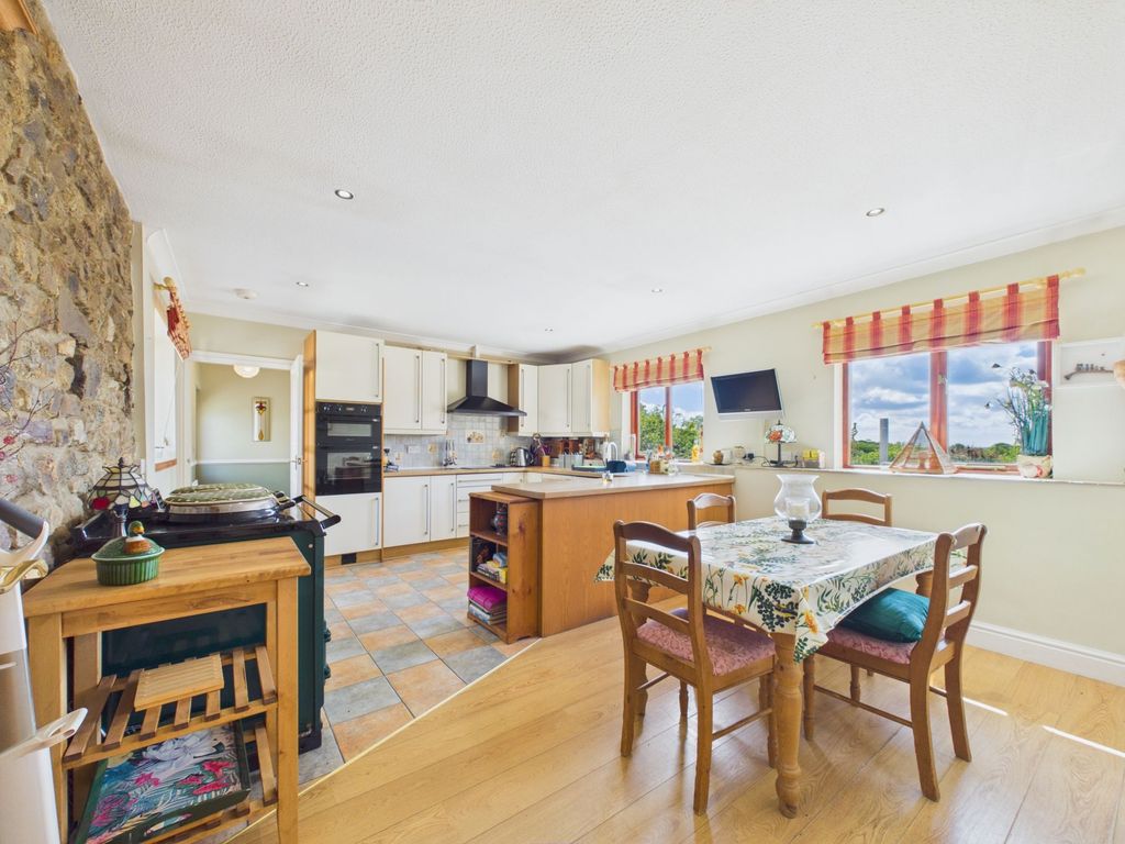Property photo 2 of 34