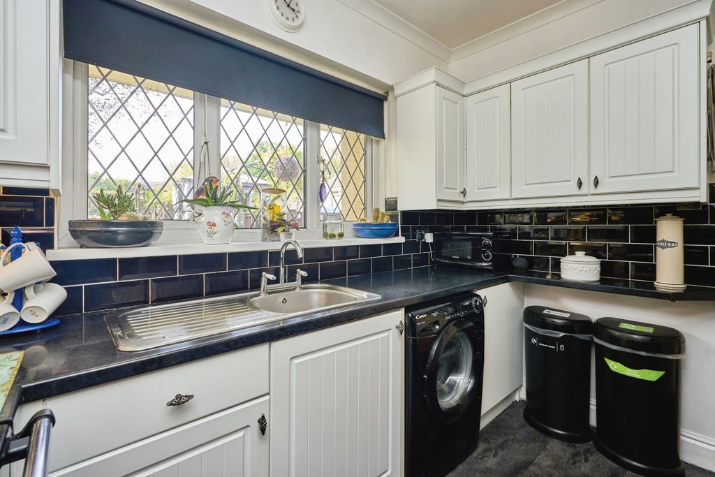 Property photo 3 of 20