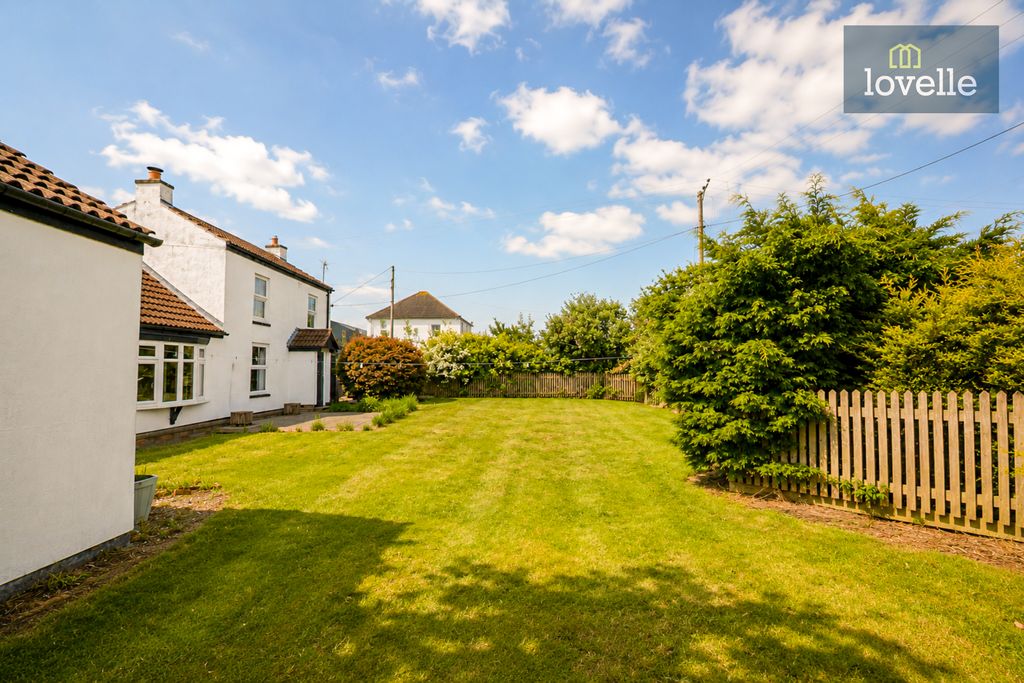 Property photo 2 of 26