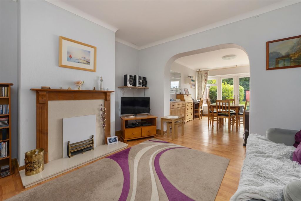 Property photo 3 of 17 St Johns Road, Swalecliffe, Whitstable