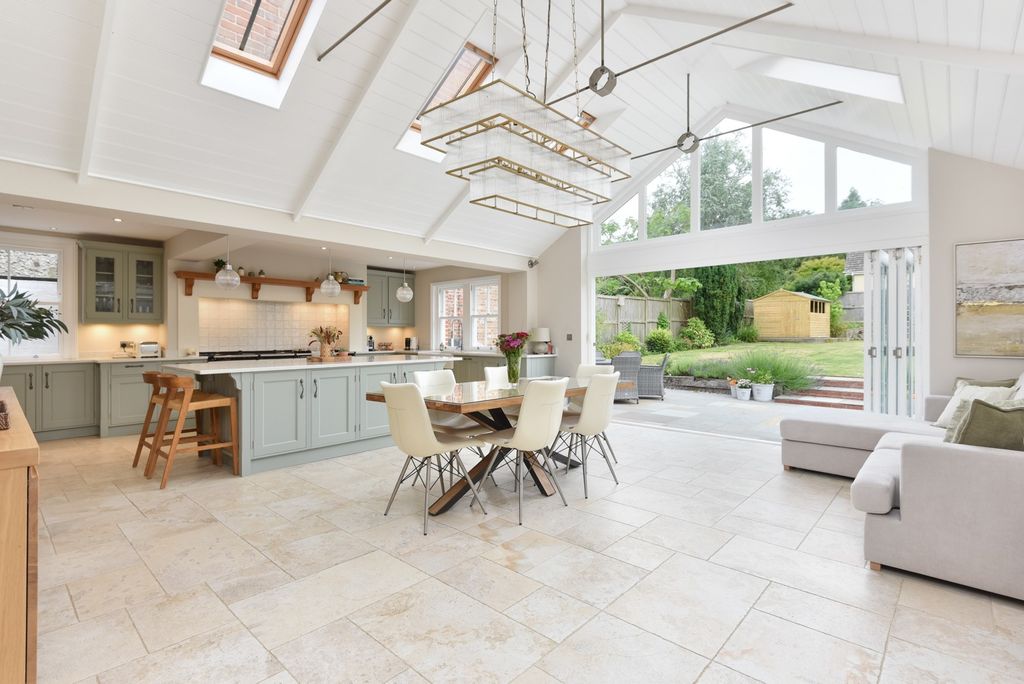 Property photo 2 of 25 5152466